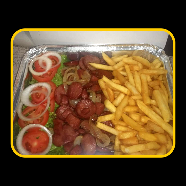 Petisco de Calabresa Acebolada com Fritas 2 Pessoas